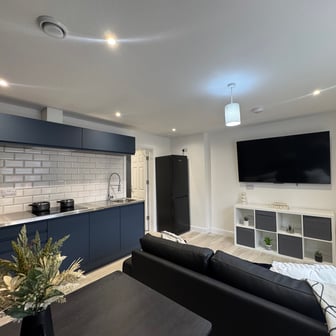 Flat 1 - 2 bedrooms - Image 1