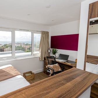 Gold Seaview Ensuite - Image 1
