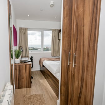 Lower Standard Ensuite - Image 7