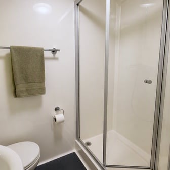 En-suite Room - Image 8