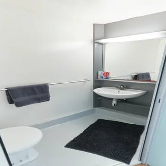 Classic 5 Bed En-Suite - Image 3