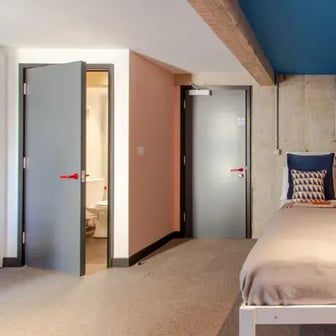 The Bigger Balcony Room - Image 2