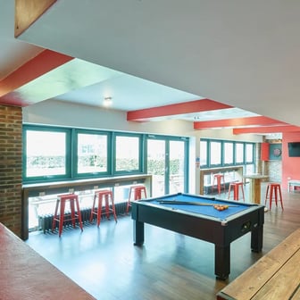 Refurbished Classic 4 Bed En-Suite - Image 3