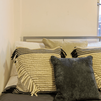 Bronze 4-5 Bed Room - Image 1
