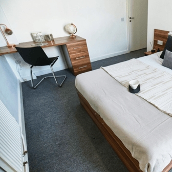 2 Bed Apartment - Image 1