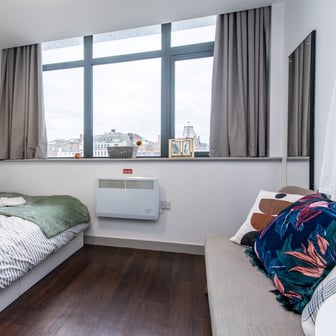 6 Bed Shared Flat - Image 1