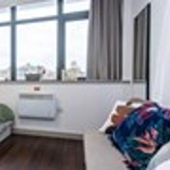 6 Bed Shared Flat - Image 1