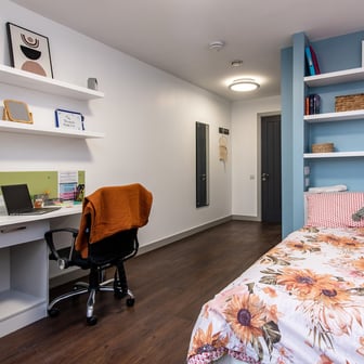 5 Bed Shared Flat - Image 2