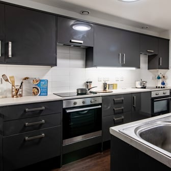 5 Bed Shared Flat - Image 3