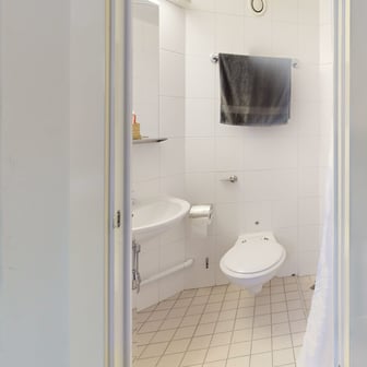 Ensuite Studio - Image 4