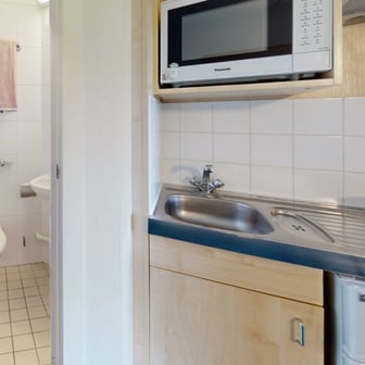 Large Ensuite Studio - Image 4