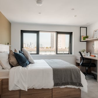 Deluxe Room - Image 2