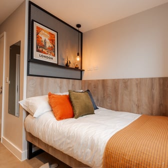 Classic En-suite - Image 1