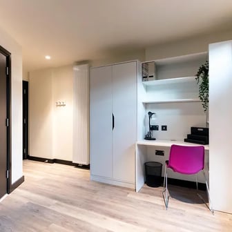 Premium Ensuite in 2 Bed Apartment - Image 2