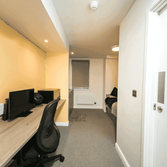 Deluxe Studio - Image 4