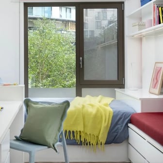 Large En Suite - Image 1