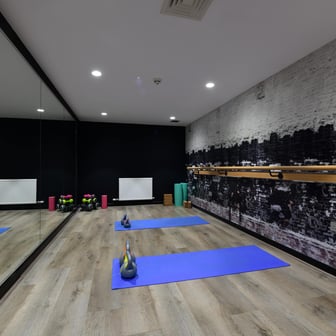 Classic En-suite - Image 15