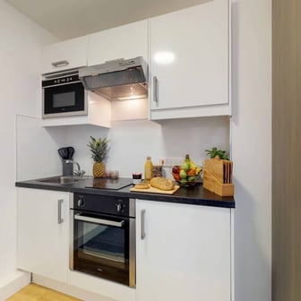 Deluxe Studio - Image 2