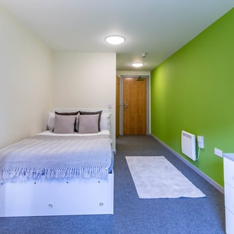 Premium En Suite - Image 1