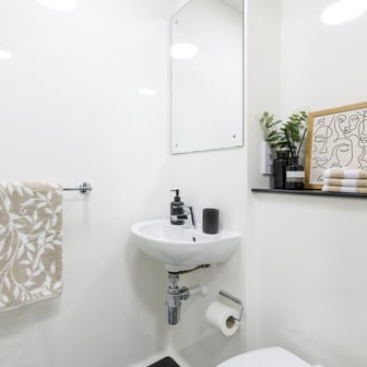 Standard Ensuite - Image 7