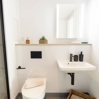 Premium En-suite - Image 9