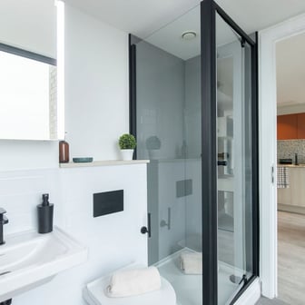 Penthouse En-suite - Image 5