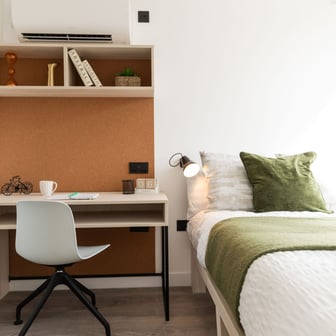 One Bed Apartment - Image 2