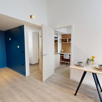 Premium One Bed Apartment - Image 4