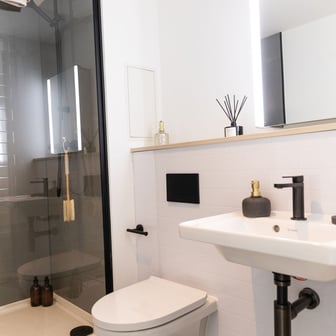 Penthouse Studio - Image 5