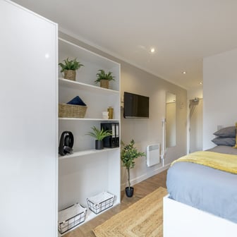 Premier En-suite 13 Bed - Image 2