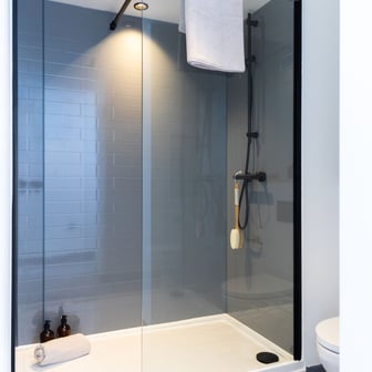 Standard En-suite - Image 5