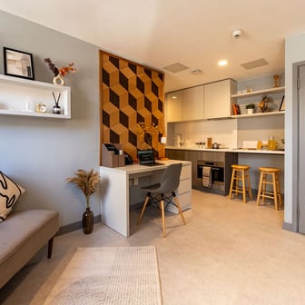  Deluxe Studio - Image 1