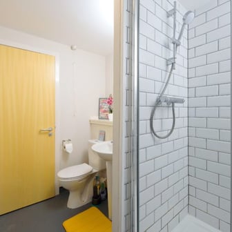 Refurbished Double Bed Flat - Image 2