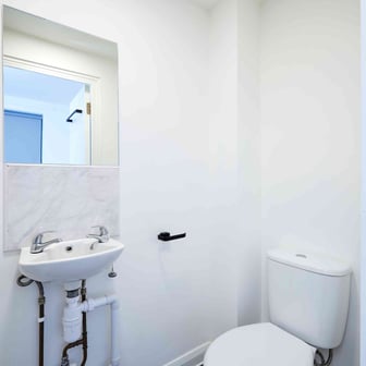 Classic Ensuite - Image 1