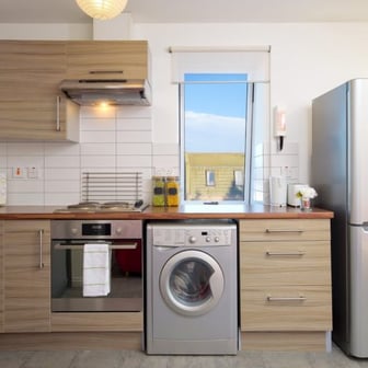 2 Bed Flat With Study - Image 7