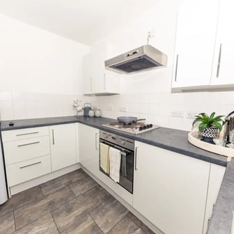 Small Room - Image 6