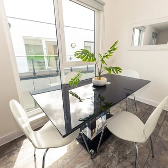 Small Room - Image 4