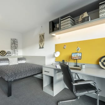 Gold Ensuite - Image 1