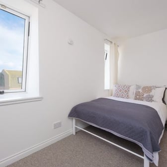 2 Bed Flat With Study - Image 3