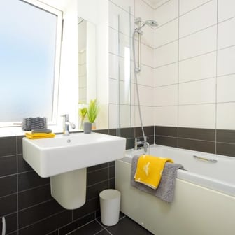 2 Bed Flat With Study - Image 6