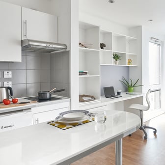 Premier Studio Plus - Image 4