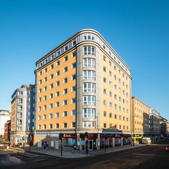 Large En Suite - Image 9