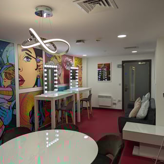 Deluxe Studio - Image 6