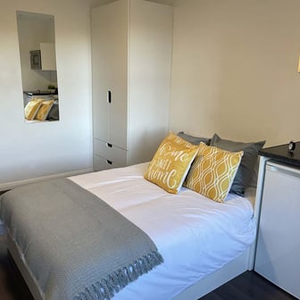 Classic Non-En Suite - Image 4