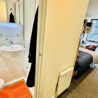 Silver Ensuite  - Image 1