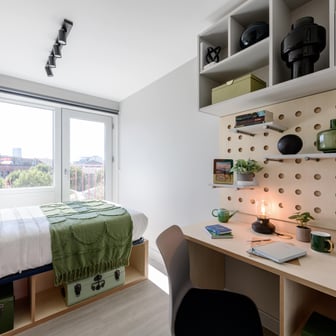 8 Bed Premium Ensuite - Image 1