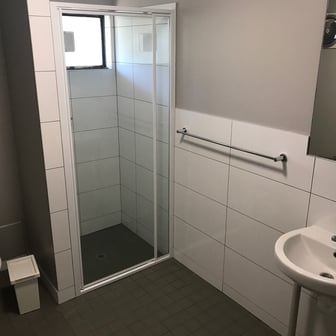 Standard 6 Bedroom Shared Apartment - Image 7