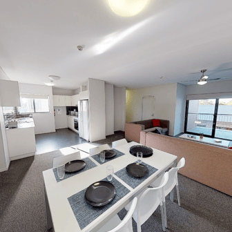 Poolside 6 Bedroom Shared Apartment - Image 3