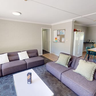 South Six Bedroom Shared Apartment - Image 4