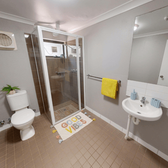 South Six Bedroom Shared Apartment - Image 6